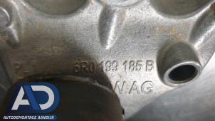 Engine mount from a Skoda Fabia II (5J) 1.2 TSI 2014