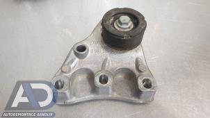 Engine mount from a Skoda Fabia II (5J) 1.2 TSI 2014