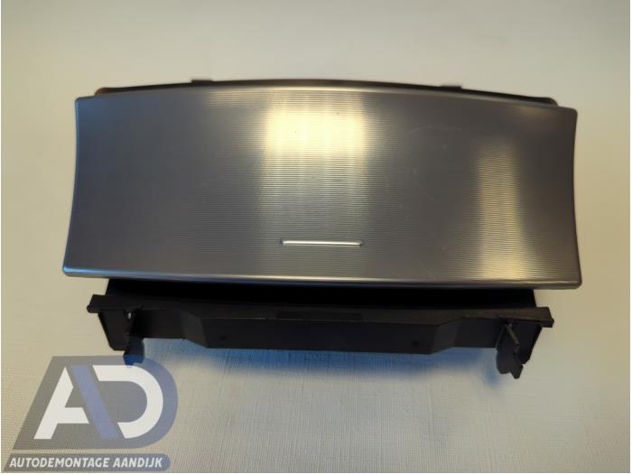 Begagnade Askkopp, fram Mercedes C Combi AMG (S203) 5.4 C-55 AMG V8 24V Pris € 19,99 Marginaltabell erbjuds av Autodemontage Aandijk