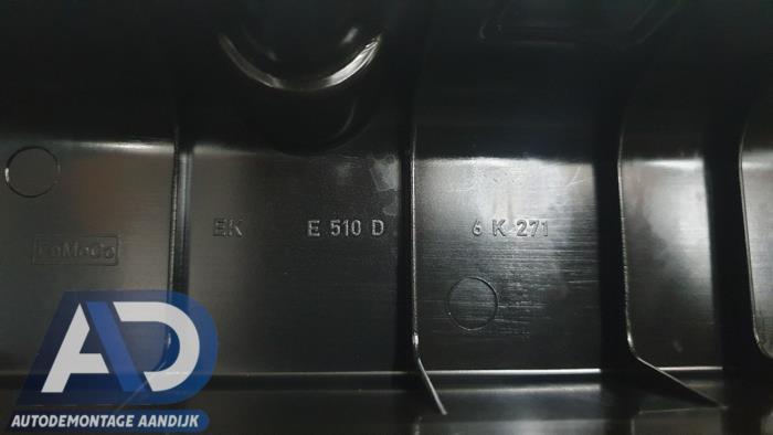 Ventildeckel van een Ford Focus 3 Wagon 1.6 Ti-VCT 16V 105 2012