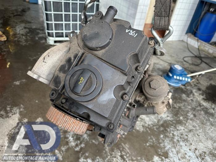 Gebrauchte Ventildeckel Volkswagen Polo IV (9N1/2/3) 1.4 TDI 70 Preis € 39,99 Margenregelung angeboten von Autodemontage Aandijk