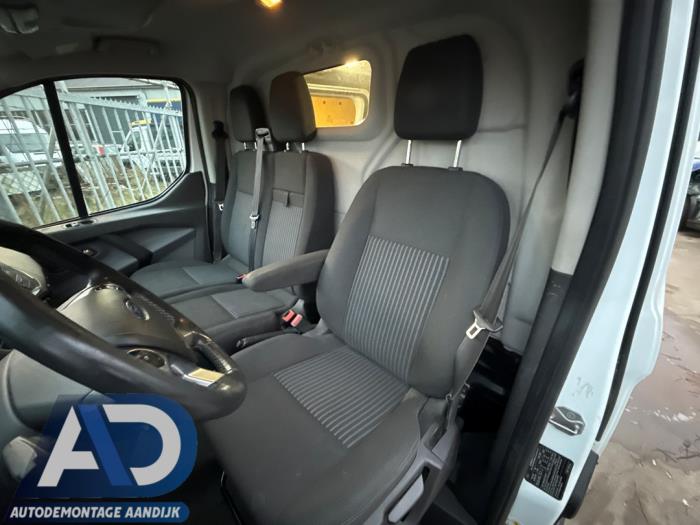 Używane Fotel lewy Ford Transit Custom 2.2 TDCi 16V Cena € 249,99 Procedura marży oferowane przez Autodemontage Aandijk