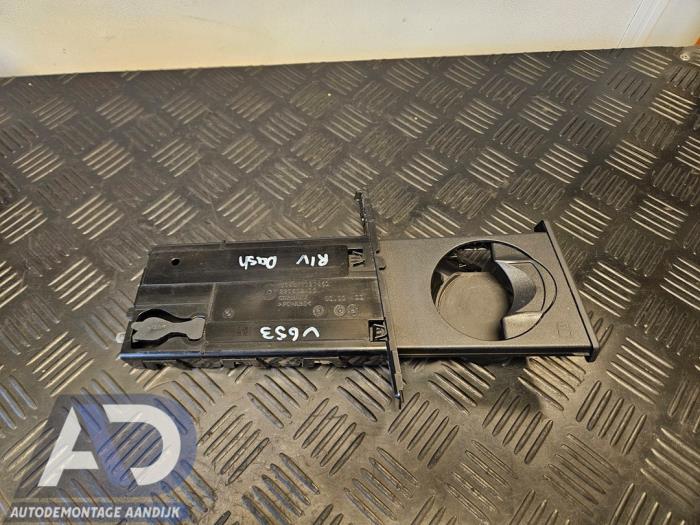 Gebrauchte Getränkehalter BMW 3 serie Touring (E91) 330Xd 24V Preis € 19,99 Margenregelung angeboten von Autodemontage Aandijk