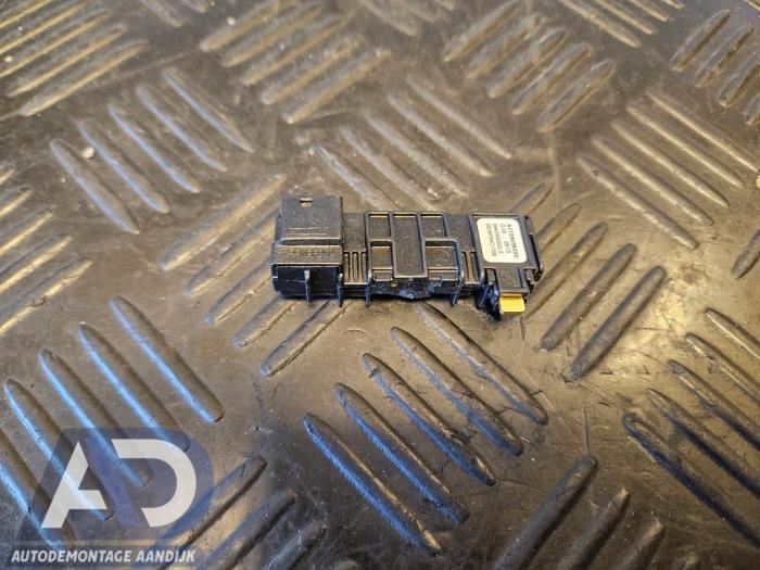 Begagnade Innetemperatursensor Mercedes A (W176) 1.6 A-180 16V Pris € 14,99 Marginaltabell erbjuds av Autodemontage Aandijk