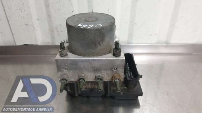 Begagnade ABS-pump Toyota Aygo (B10) 1.0 12V VVT-i Pris € 19,99 Marginaltabell erbjuds av Autodemontage Aandijk