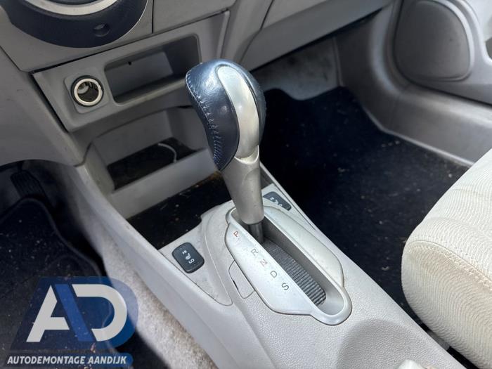 Usagé Levier de sélection automatique Honda Insight (ZE2) 1.3 16V VTEC Prix € 49,99 Règlement à la marge proposé par Autodemontage Aandijk