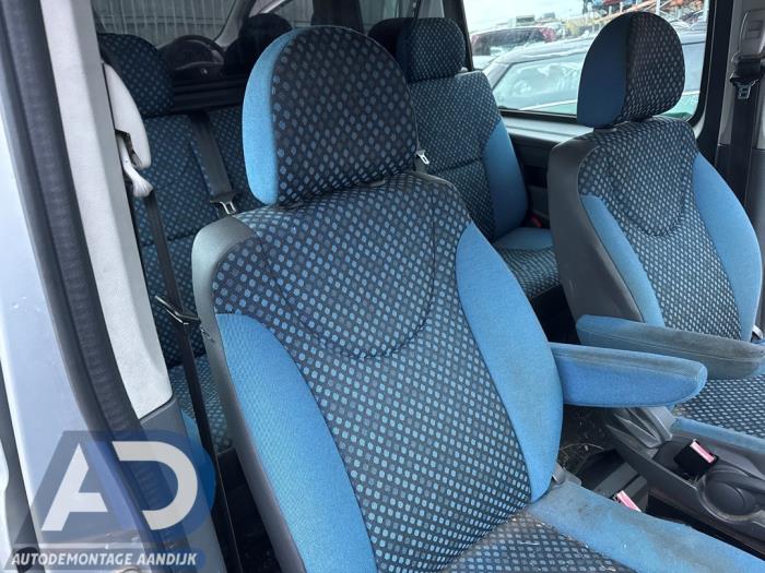 Używane Fotel prawy Fiat Scudo (270) 2.0 D Multijet Cena € 199,99 Procedura marży oferowane przez Autodemontage Aandijk