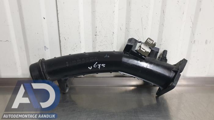Begagnade Luftintagsslang Mercedes A (W176) 1.6 A-180 16V Pris € 34,99 Marginaltabell erbjuds av Autodemontage Aandijk