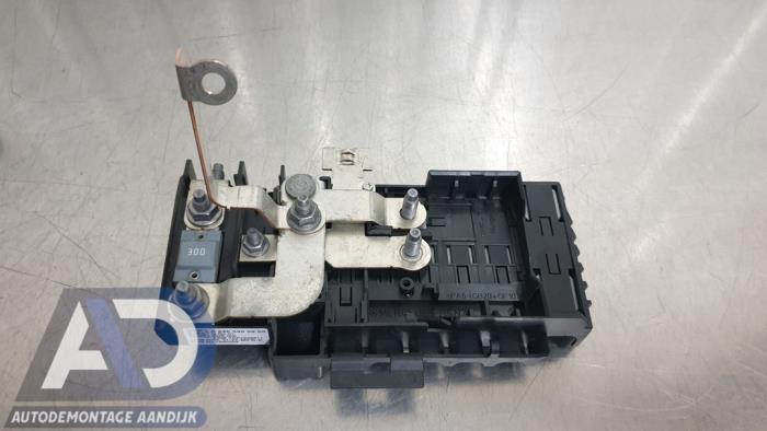 Begagnade Säkringsbox Mercedes A (W176) 1.6 A-180 16V Pris € 39,99 Marginaltabell erbjuds av Autodemontage Aandijk