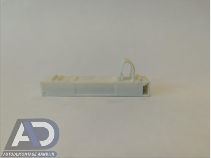 Używane Keyless Entry-Antena Renault Grand Scénic III (JZ) 1.4 16V TCe 130 Cena € 29,99 Procedura marży oferowane przez Autodemontage Aandijk