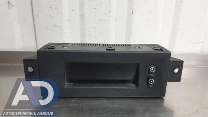 Begagnade Innerdisplay Opel Meriva (A) 1.6 16V Pris € 24,99 Marginaltabell erbjuds av Autodemontage Aandijk