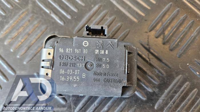 Begagnade Regnsensor Fiat Scudo (270) 2.0 D Multijet Pris € 29,99 Marginaltabell erbjuds av Autodemontage Aandijk