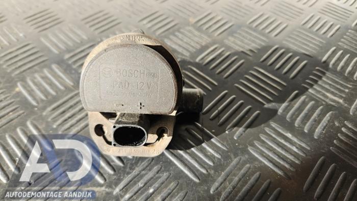 Begagnade Extra vattenpump Mercedes E Combi (S211) 3.0 E-280 CDI V6 24V Pris € 29,99 Marginaltabell erbjuds av Autodemontage Aandijk