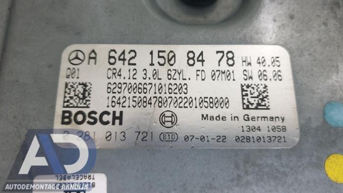 Engine management computer from a Mercedes-Benz E Combi (S211) 3.0 E-280 CDI V6 24V 2008