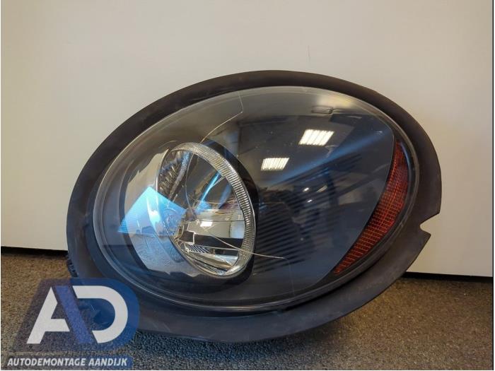 Używane Reflektor prawy Mini Mini (F56) 1.5 12V Cooper Cena € 149,99 Procedura marży oferowane przez Autodemontage Aandijk