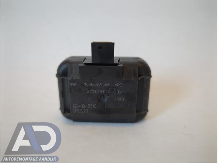 Begagnade Regnsensor Seat Ibiza ST (6J8) 1.2 TDI Ecomotive Pris € 24,99 Marginaltabell erbjuds av Autodemontage Aandijk