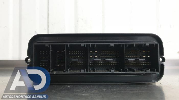 Dator, motorstyrning från en BMW 5 serie Touring (F11) 535d 24V 2011