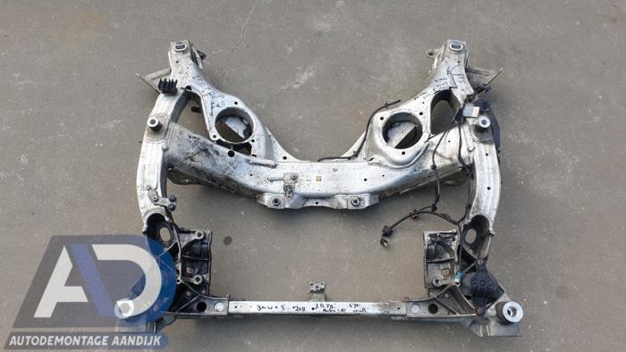 Begagnade Underram BMW 5 serie Touring (F11) 535d 24V Pris € 199,99 Marginaltabell erbjuds av Autodemontage Aandijk