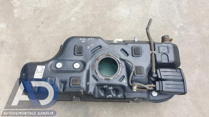 Begagnade Tank Hyundai i10 (B5) 1.0 12V Pris € 79,99 Marginaltabell erbjuds av Autodemontage Aandijk