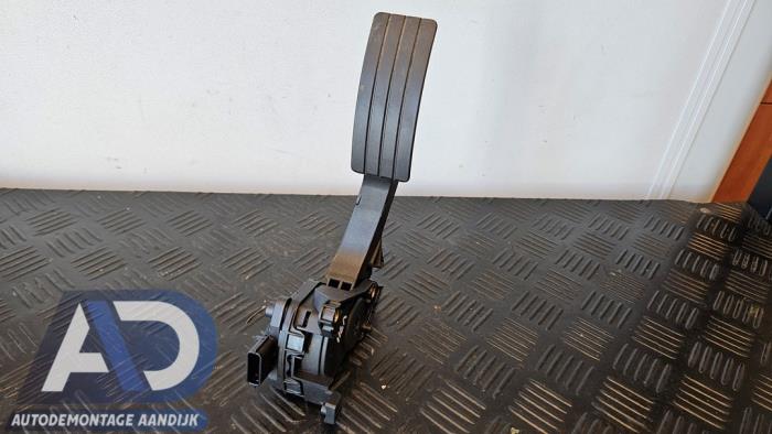 Begagnade Gaspedalsensor Renault Twingo III (AH) 1.0 SCe 65 12V Pris € 24,99 Marginaltabell erbjuds av Autodemontage Aandijk