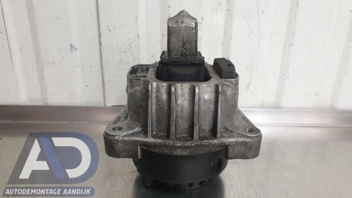 Used Engine mount BMW 5 serie Touring (F11) 535d 24V Price € 49,99 Margin scheme offered by Autodemontage Aandijk