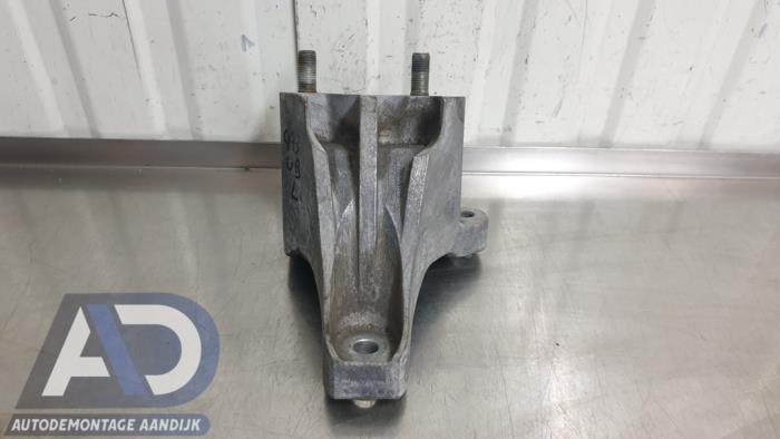 Usagé Support boîte de vitesses Mazda 2 (DE) 1.3 16V S-VT High Power Prix € 24,99 Règlement à la marge proposé par Autodemontage Aandijk