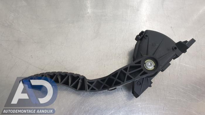 Gaspedalposition Sensor van een Renault Laguna II (BG) 2.0 16V 2005