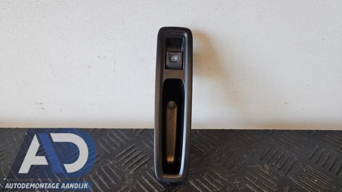 Usados Interruptor de ventanilla eléctrica Dacia Jogger 1.0 TCe 110 12V Precio € 24,99 Norma de margen ofrecido por Autodemontage Aandijk