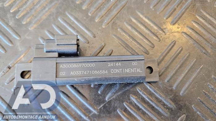 Używane Keyless Entry-Antena Dacia Jogger 1.0 TCe 110 12V Cena € 24,99 Procedura marży oferowane przez Autodemontage Aandijk