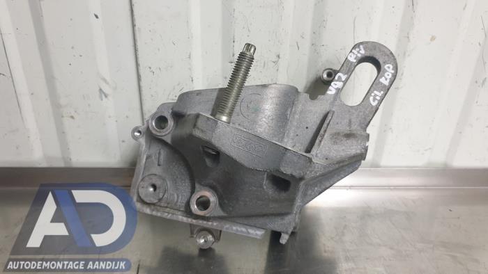 Used Engine mount Ford Focus 3 Wagon 1.6 Ti-VCT 16V 105 Price € 34,99 Margin scheme offered by Autodemontage Aandijk