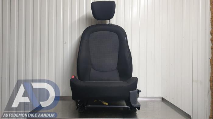 Gebrauchte Sitz links Hyundai i20 1.2i 16V Preis € 99,99 Margenregelung angeboten von Autodemontage Aandijk