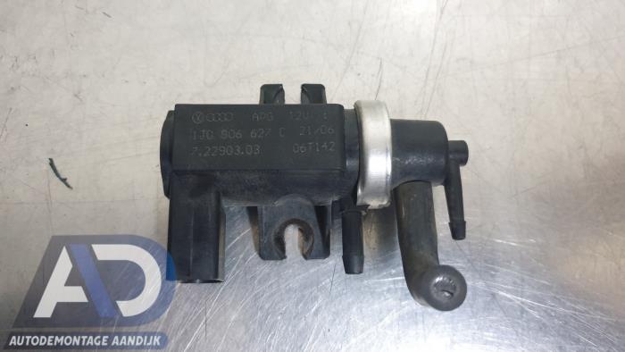 Begagnade Laddtryckssensor Volkswagen Caddy III (2KA,2KH,2CA,2CH) 2.0 SDI Pris € 19,99 Marginaltabell erbjuds av Autodemontage Aandijk