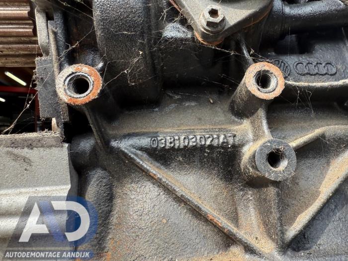 Used Engine crankcase Volkswagen Passat (3C2) 1.9 TDI Price € 249,99 Margin scheme offered by Autodemontage Aandijk