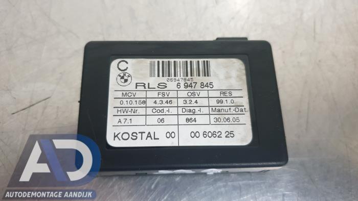Begagnade Regnsensor BMW 5 serie Touring (E61) 530d 24V Pris € 19,99 Marginaltabell erbjuds av Autodemontage Aandijk