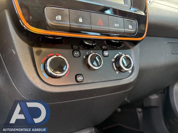 Begagnade Värmekontrollpanel Dacia Spring 45 Pris € 99,99 Marginaltabell erbjuds av Autodemontage Aandijk