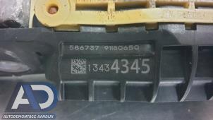 Engine mount from a Opel Astra K Sports Tourer 1.6 CDTI 136 16V 2019