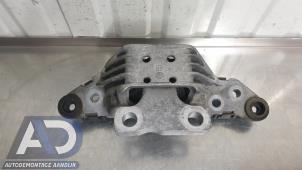 Engine mount from a Opel Astra K Sports Tourer 1.6 CDTI 136 16V 2019