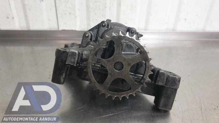 Begagnade Oljepump Peugeot Expert (222/224) 2.0 HDi 110 16V Pris € 49,99 Marginaltabell erbjuds av Autodemontage Aandijk