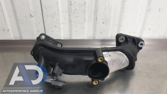 Intercooler Rohr van een Volvo V40 (MV) 1.6 D2 2014