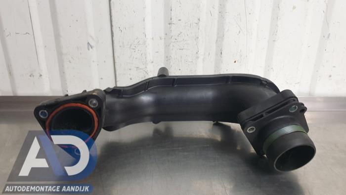 Intercooler Rohr van een Volvo V40 (MV) 1.6 D2 2014