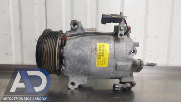 Usagé Pompe clim Ford Fiesta 6 (JA8) 1.0 SCI 12V 80 Prix € 74,99 Règlement à la marge proposé par Autodemontage Aandijk