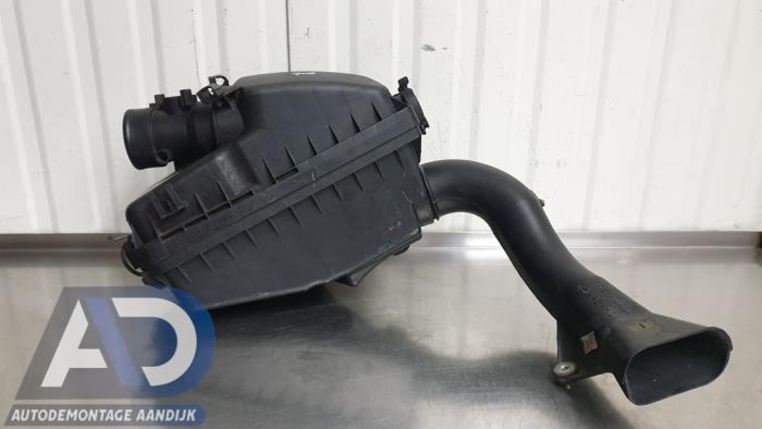 Begagnade Luftfilterhus Toyota Corolla (E12) 1.4 D-4D 16V Pris € 34,99 Marginaltabell erbjuds av Autodemontage Aandijk
