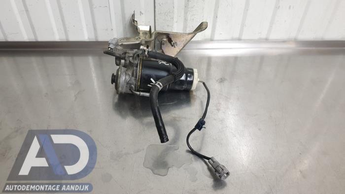 Begagnade Bränslefilterhus Toyota Corolla (E12) 1.4 D-4D 16V Pris € 49,99 Marginaltabell erbjuds av Autodemontage Aandijk