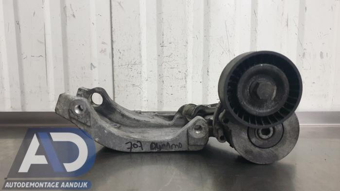Usagé Support dynamo haut Fiat Scudo (270) 2.0 D Multijet Prix € 34,99 Règlement à la marge proposé par Autodemontage Aandijk