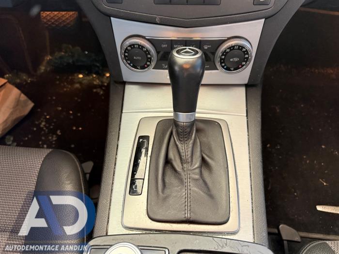 Begagnade Växelspak Mercedes C Estate (S204) 1.8 C-250 CGI 16V Pris € 29,99 Marginaltabell erbjuds av Autodemontage Aandijk