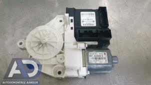 Used Door window motor Volkswagen Golf Plus (5M1/1KP) 2.0 TDI 16V Price € 29,99 Margin scheme offered by Autodemontage Aandijk
