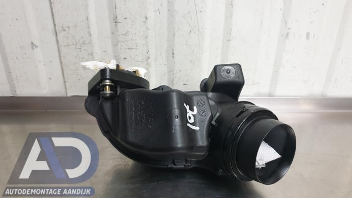Intercooler Rohr van een Volkswagen Golf VII (AUA) 1.5 TSI Evo BMT 16V 2018