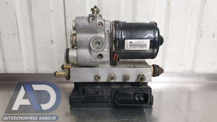 Begagnade ABS-pump Volkswagen Sharan (7M8/M9/M6) 2.8 VR6,VR6 Carat Pris € 99,99 Marginaltabell erbjuds av Autodemontage Aandijk