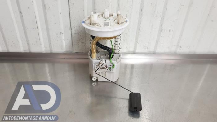 Usagé Pompe à carburant Ford Fusion 1.4 TDCi Prix € 34,99 Règlement à la marge proposé par Autodemontage Aandijk