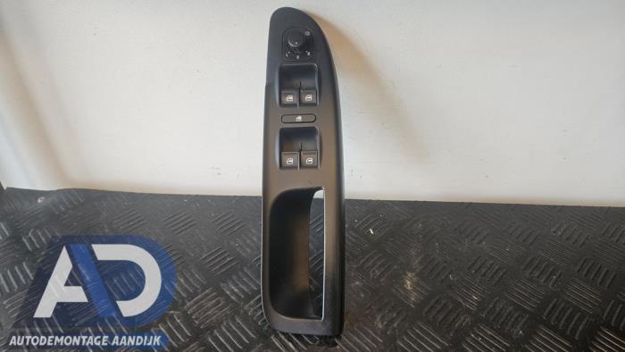 Usados Interruptor combinado de ventanillas Volkswagen Passat Variant (3C5) 2.0 TDI 16V 140 4Motion Precio € 19,99 Norma de margen ofrecido por Autodemontage Aandijk
